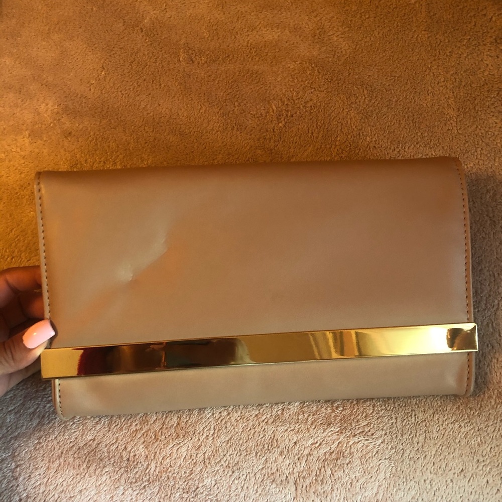 Steve Madden beige clutch